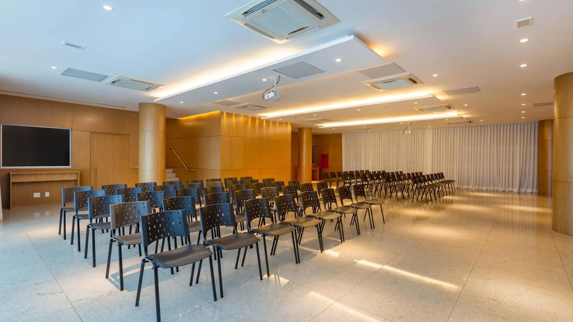 Ramada By Wyndham Brasilia Alvorada Hotel
