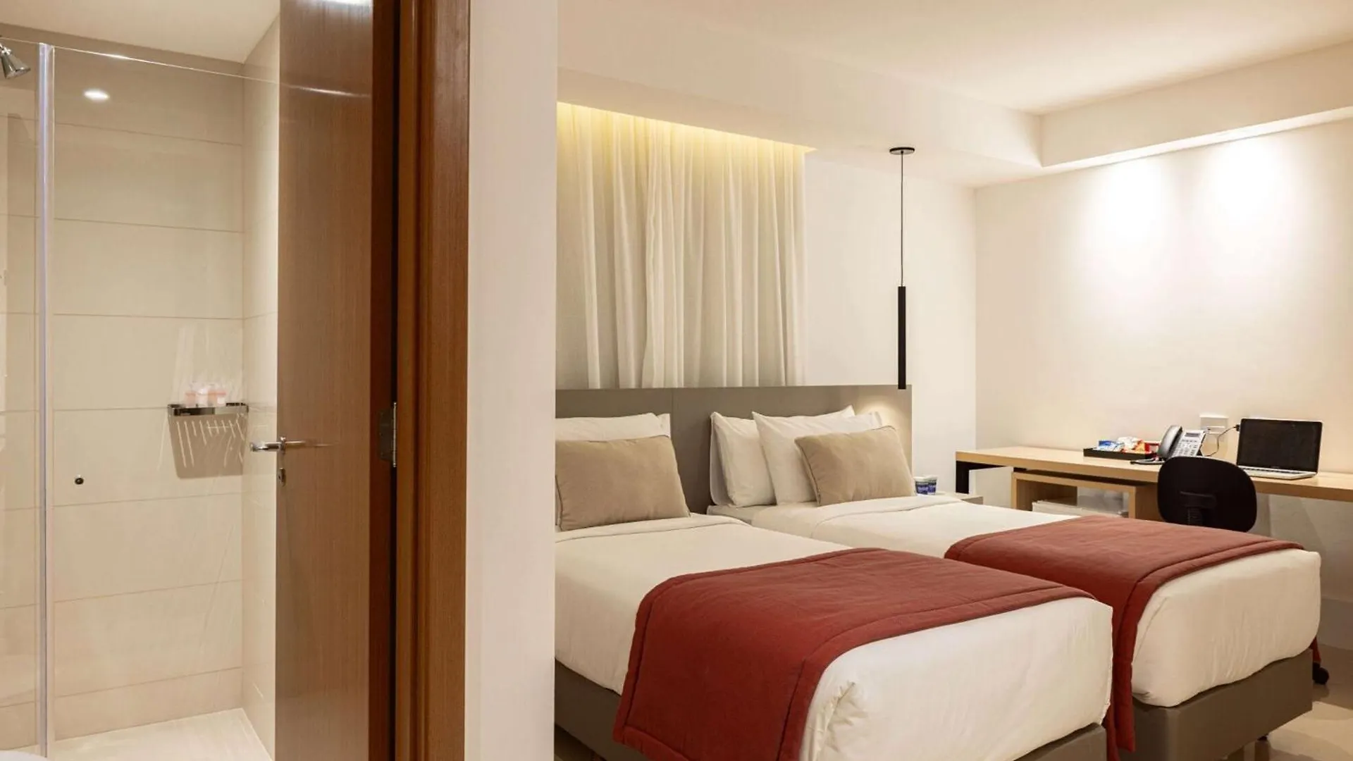 Hotel Ramada By Wyndham Brasilia Alvorada 4*,